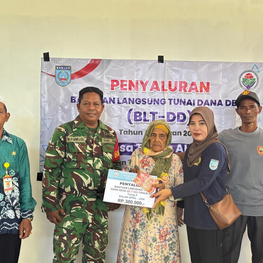Penyaluran BLT Desa Tanah Abang Berjalan Tertib, Warga Terima Manfaat Bantuan